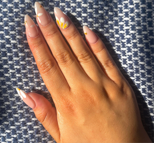 Floral Bee False Nails